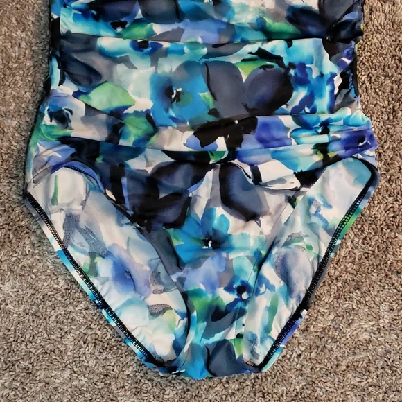 Aqua Green Swimsuit - Picture 4 of 13